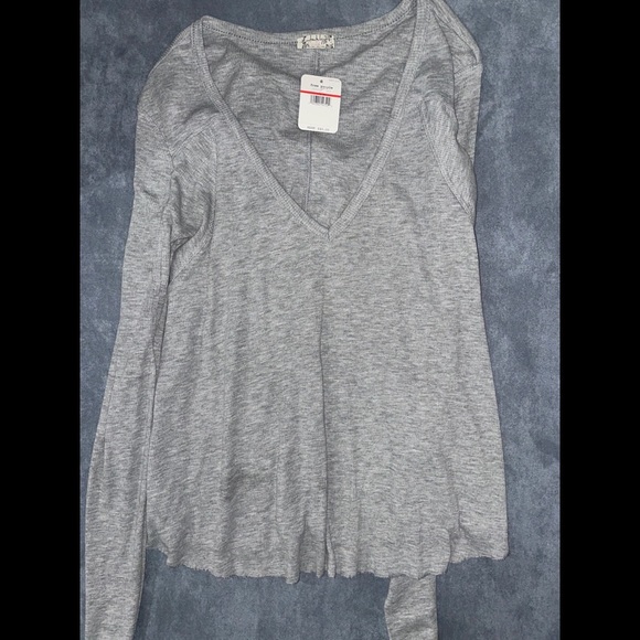 FREE PEOPLE Rock The Boat Tee Top V-Neck Gray-NWT - Picture 4 of 5